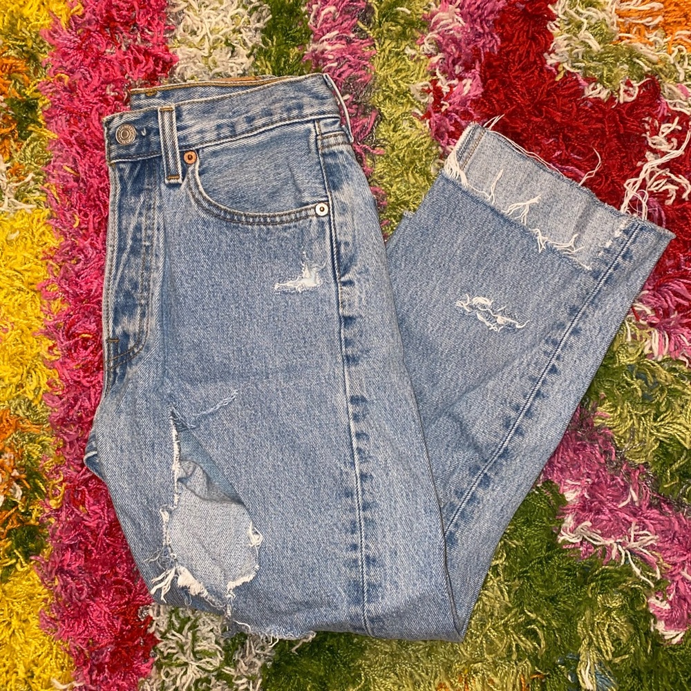 Levi’s light wash straight leg jeans